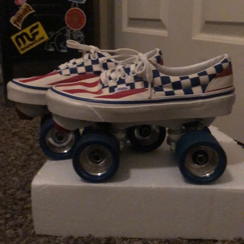 Custom Vans Skates Size 8.. Brand New